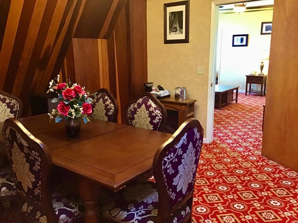Room image 2
