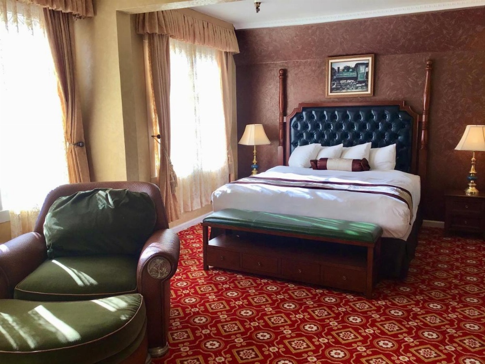 Room image 3