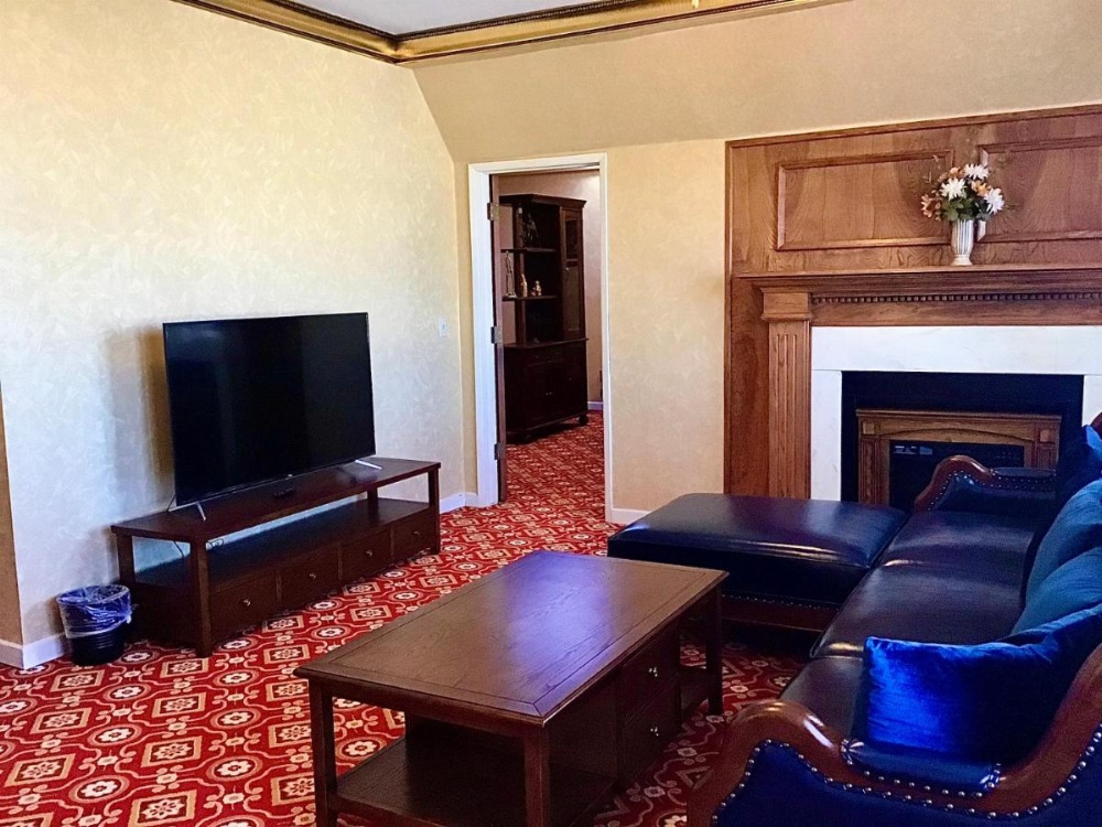 Room image 4
